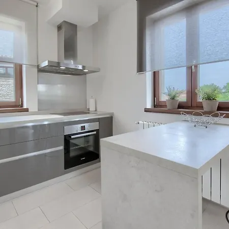 Enrico - Two Bedroom With Jacuzzi Πόρετς