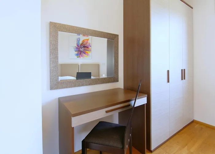 Apartment Apartment Enrico - Two Bedroom Apartment With Jacuzzi