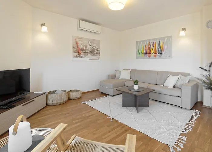 Apartment Apartment Enrico - Two Bedroom Apartment With Jacuzzi *