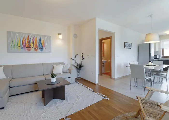 Apartment Enrico - Two Bedroom Apartment With Jacuzzi *