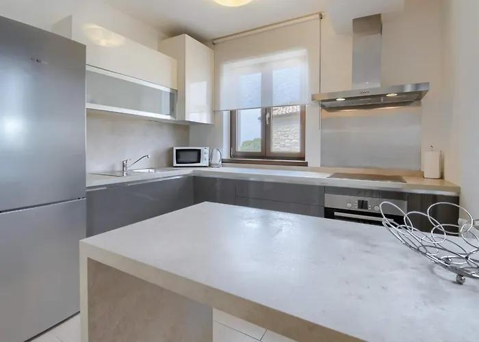 Apartment Apartment Enrico - Two Bedroom Apartment With Jacuzzi Poreč