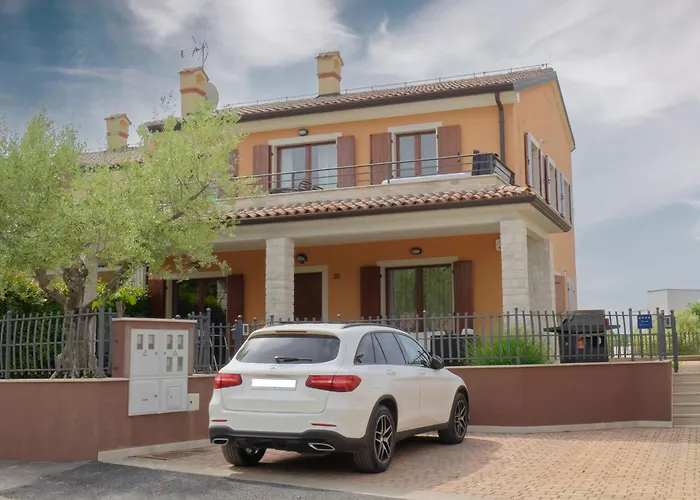 Apartment Apartment Enrico - Two Bedroom Apartment With Jacuzzi