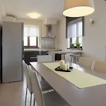 Enrico - Two Bedroom With Jacuzzi *