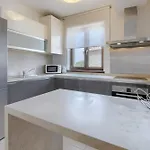 Апартаменты Enrico - Two Bedroom With Jacuzzi Пореч