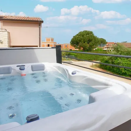 Apartment Enrico - Two Bedroom Apartment With Jacuzzi *