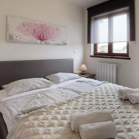Enrico - Two Bedroom With Jacuzzi Пореч