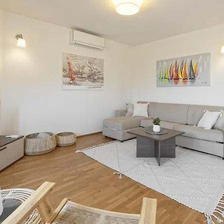 Apartmán Enrico - Two Bedroom With Jacuzzi *