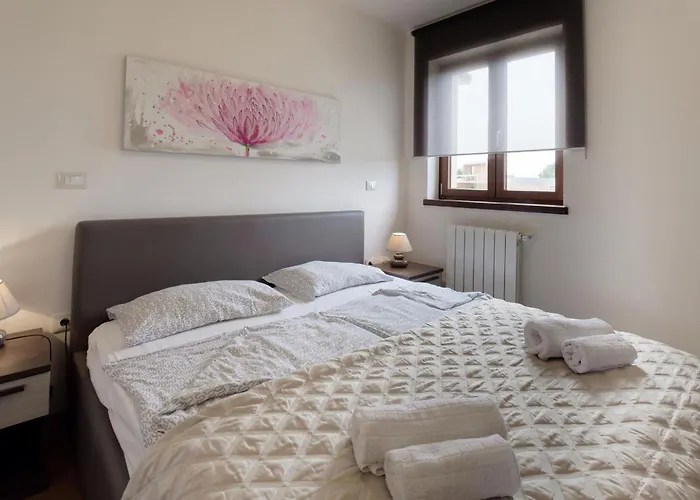 Enrico - Two Bedroom With Jacuzzi Poreč