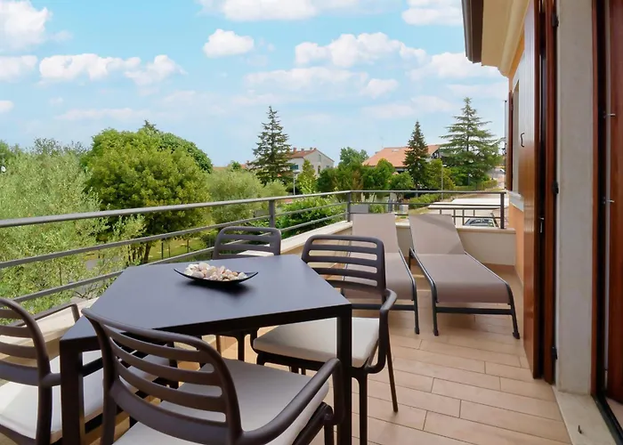 Enrico - Two Bedroom With Jacuzzi